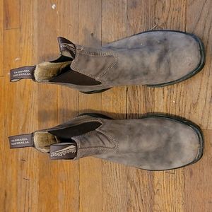 Blundstone boots, rustic brown, size 7